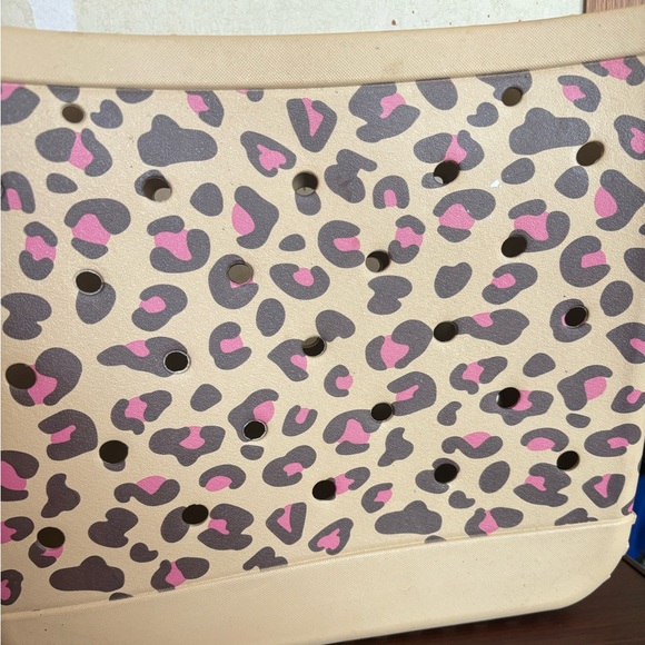 Leopard bag with no straps - Picture 2 of 3